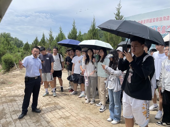 13日，南泥灣治溝造地示范項(xiàng)目現(xiàn)場(chǎng)教學(xué)（延安分公司）.jpg